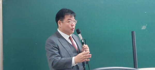 [사진: 건국대학교 헬스케어실버타운 주임교수 김덕기박사(법학박사,부동산학박사)]